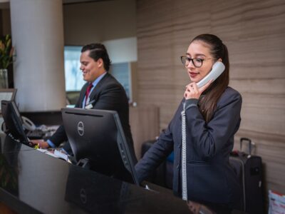 receptionists-5975962_1280